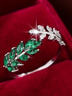 Green Stone With Adjustable Silver Ring-fashion Ring